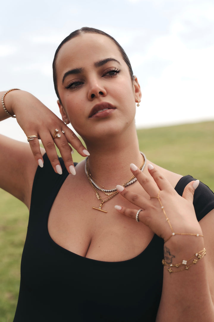 La Caricia Hand Chain